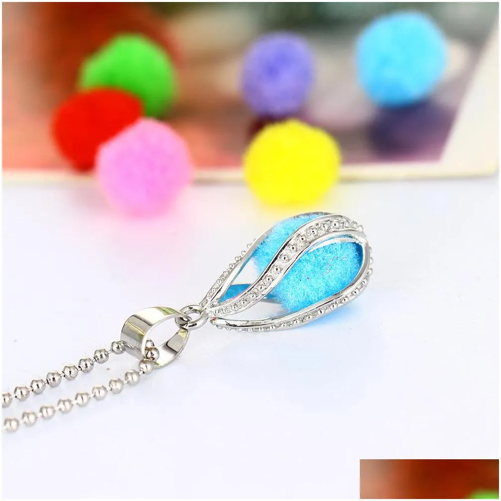 locket pendant necklace censer aromatherapy  oil diffuser necklace pendants send chain and oils pads as g