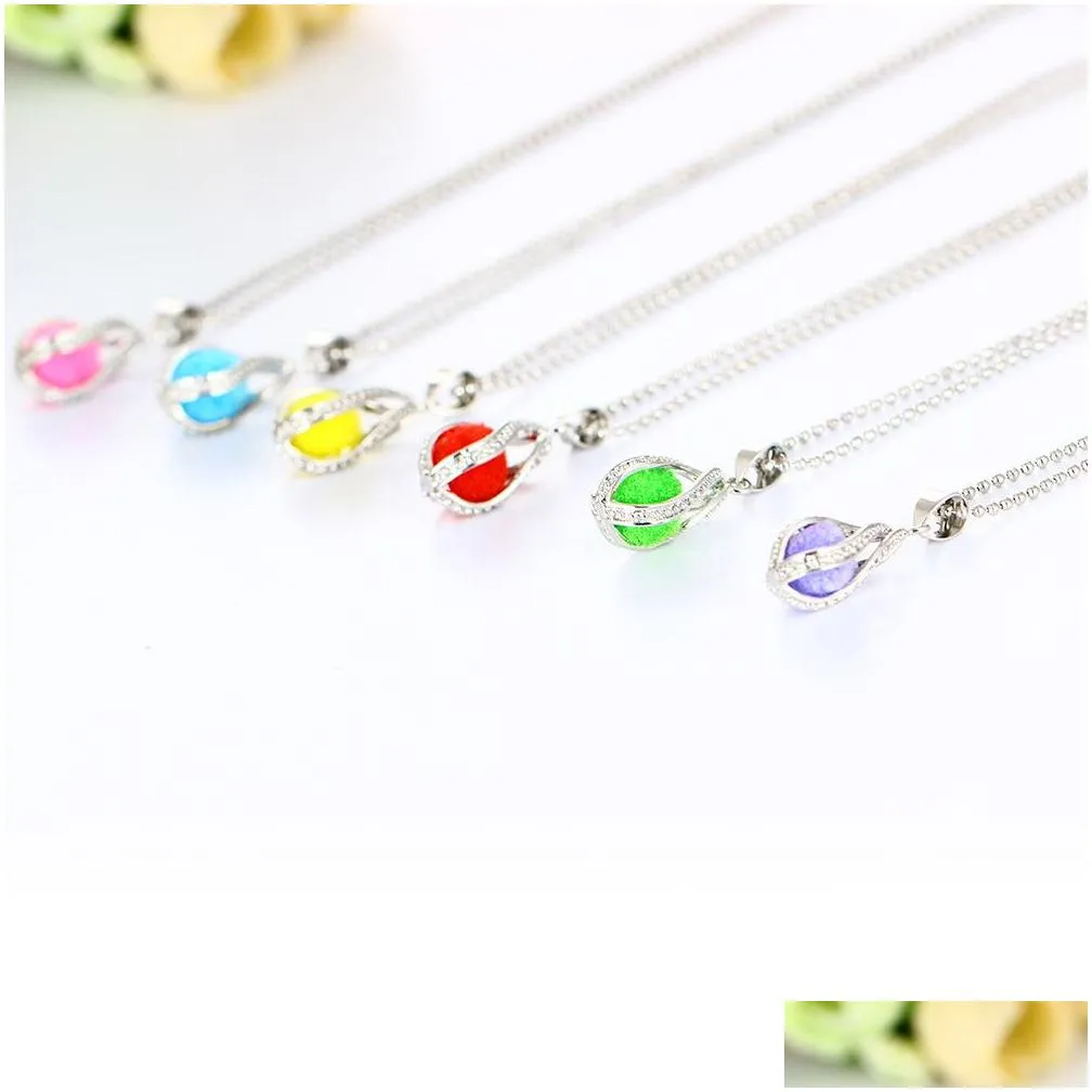 locket pendant necklace censer aromatherapy  oil diffuser necklace pendants send chain and oils pads as g