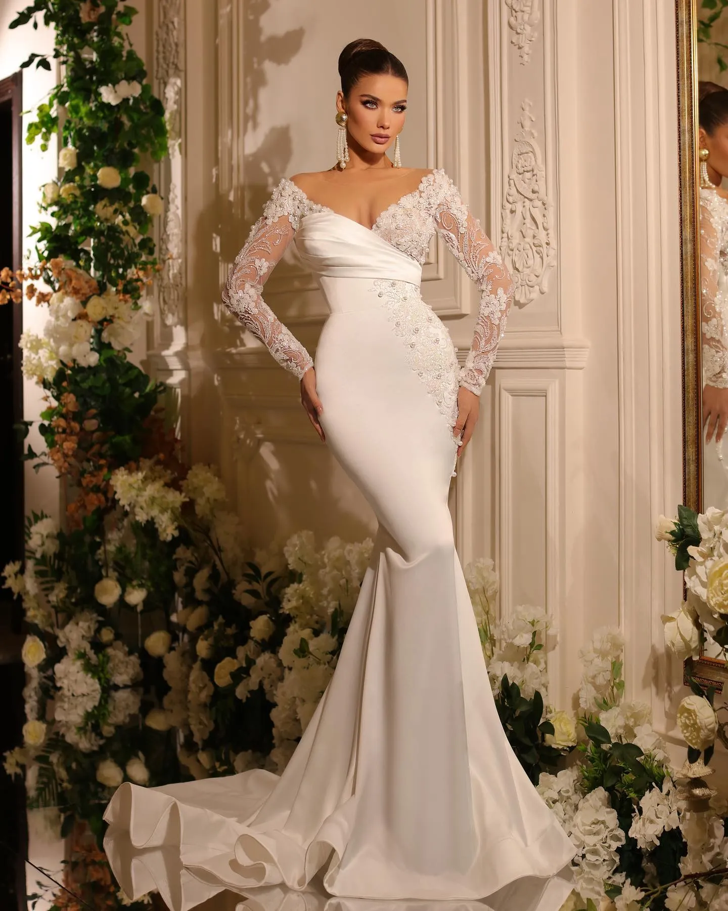 Elegant Mermaid Wedding Dresses V-neck Long Sleeves Lace Applicants Pearls Detachable Train Court Gown Custom Made Plus Size Vestidos De Novia