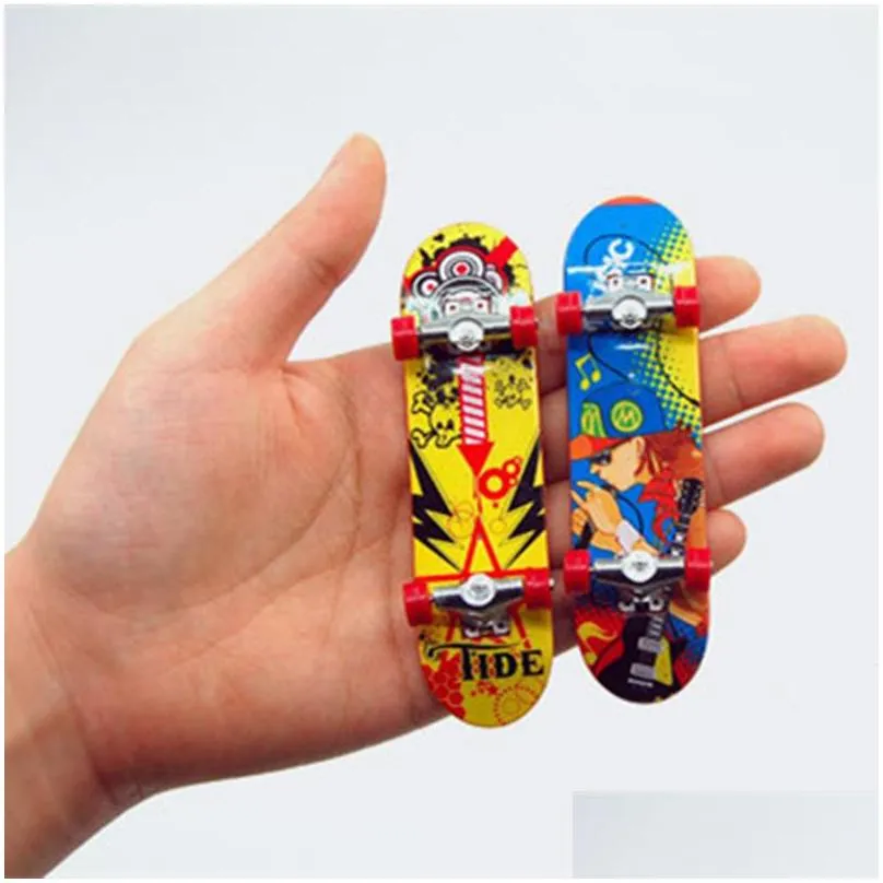 9.5cm finger toy printing professional alloy stand board skateboard mini fingers boards skate truck for kid random 1pcs