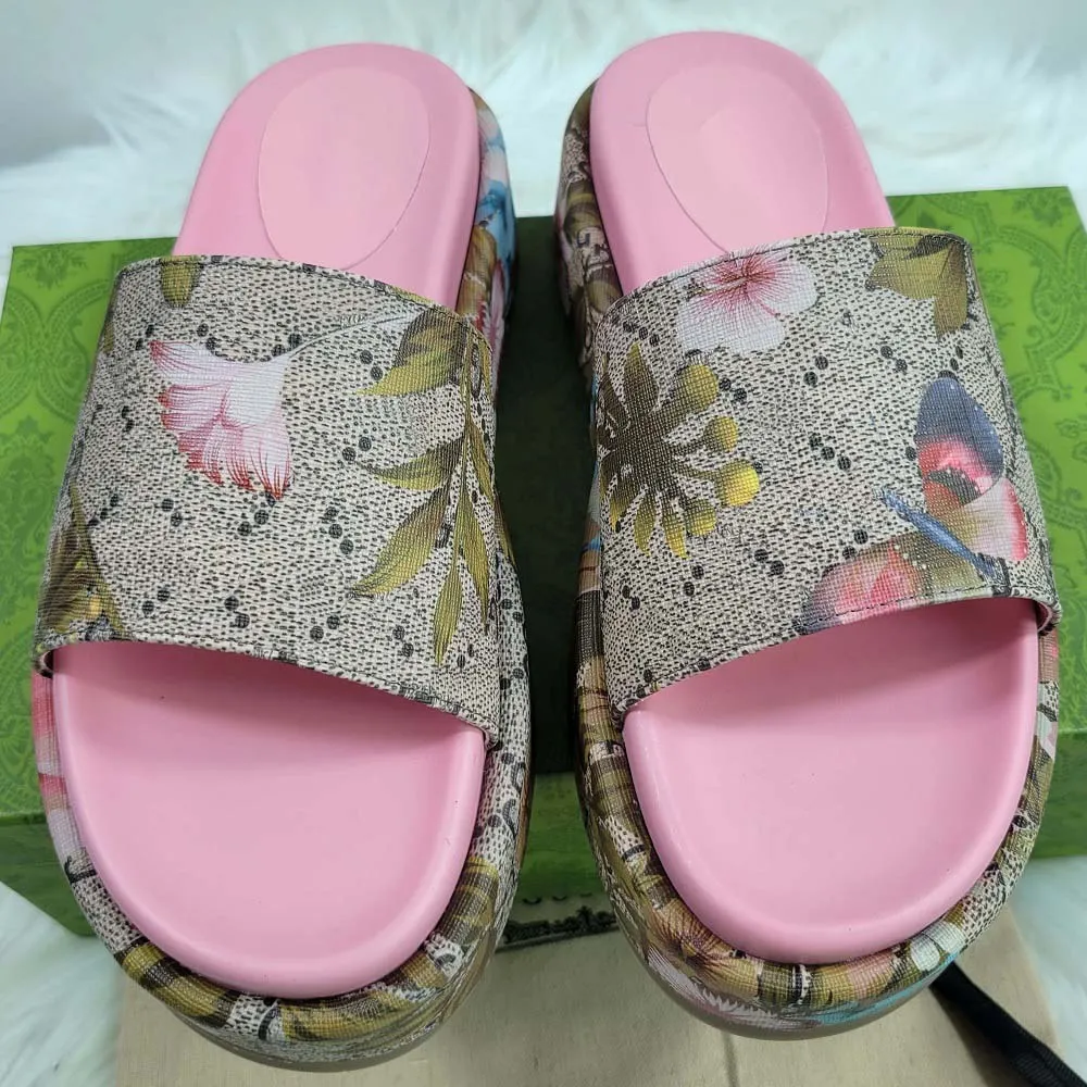 woman slipper fashion lady Sandals Beach Thick bottom Sell Well slippers platform Alphabet Rubber High heel slides wedge