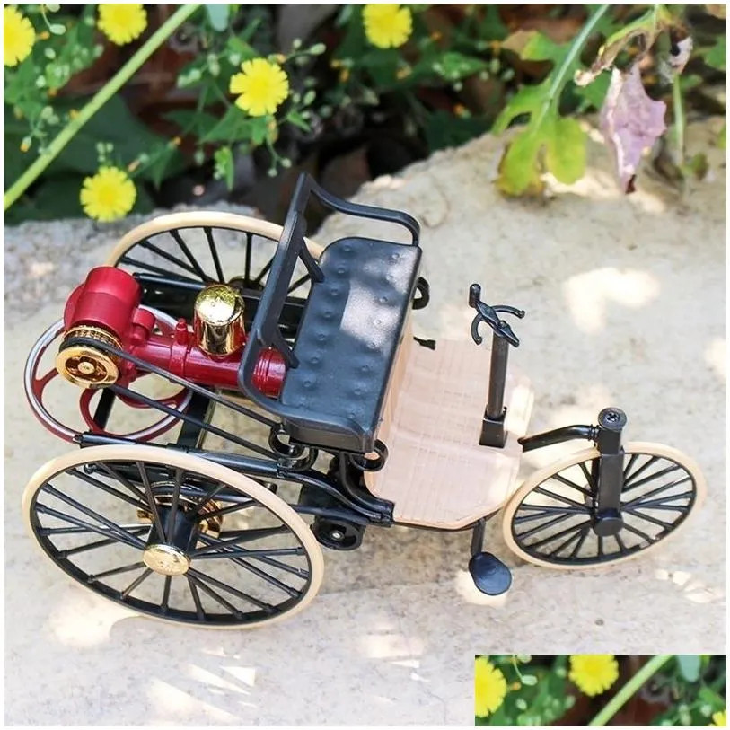 electric rc car 1 12 1886 vintage classic car no 1 alloy model simulation tricycle toy for children gift collection 221103