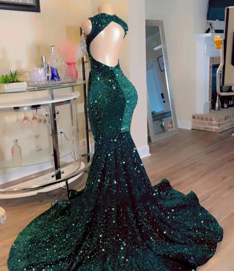 2024 Sexy Prom Dresses Jewel Neck Illusion Sequined Lace Sequins Dark Green Crystal Beads Sleeveless Mermaid Evening Party Gowns Special Occasion Wears Open Back