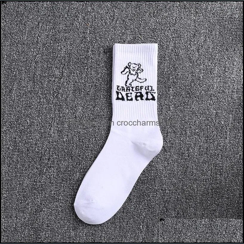 new fashion street culture men and women socks cotton white black graffiti harajuku hiphop skateboard sport funny happy sockings