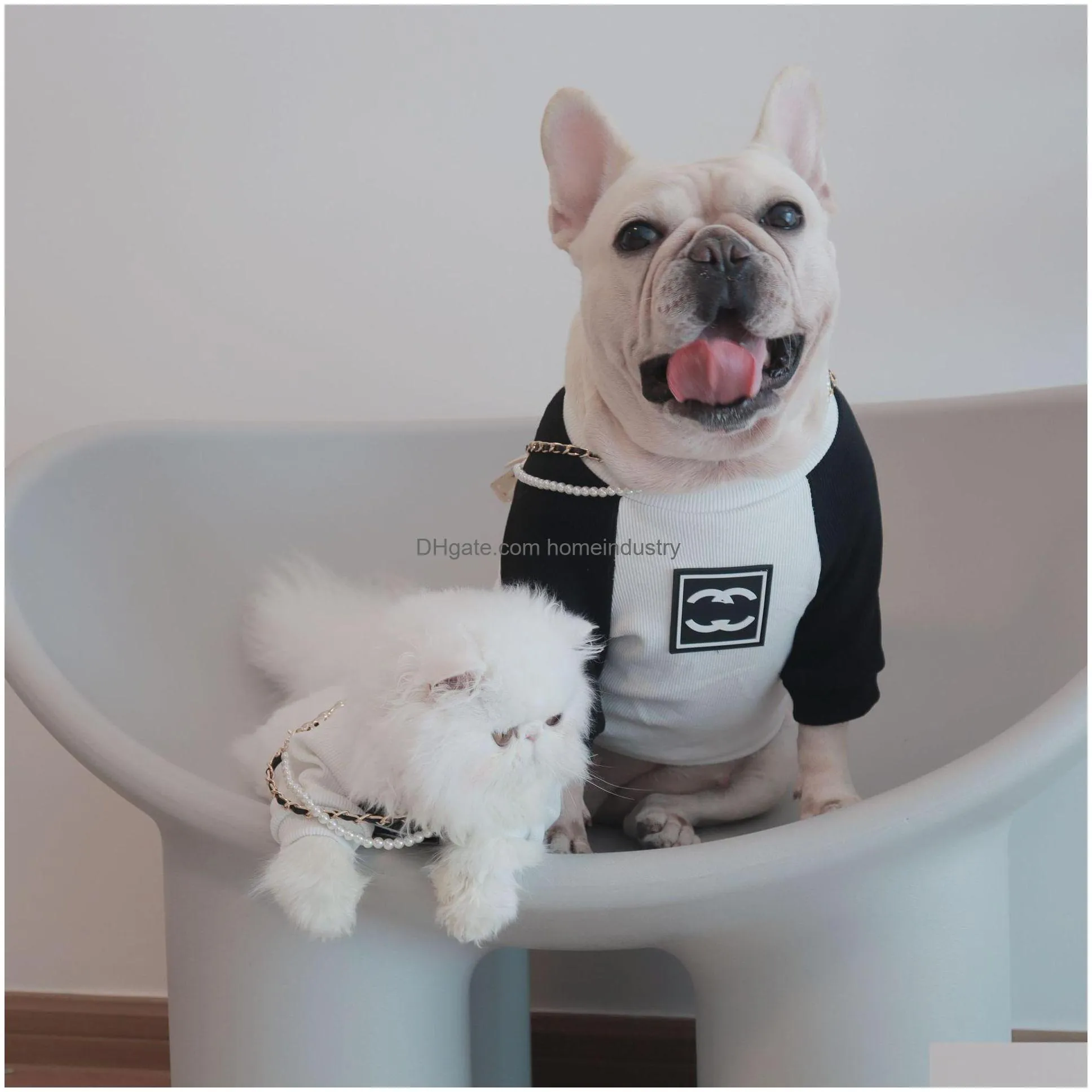 dog apparel 21 autumn and winter new retro black and white small fragrance pet dogs sweater cat clothes french schnauzer teddy