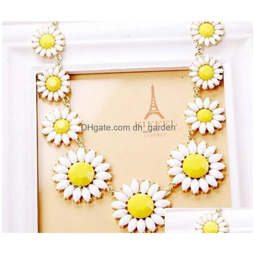 new fashion candy color flower chokers necklaces women beautiful daisy acrylic short necklaces pendants friend birthday gifts