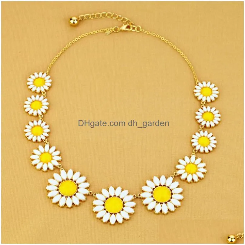 new fashion candy color flower chokers necklaces women beautiful daisy acrylic short necklaces pendants friend birthday gifts