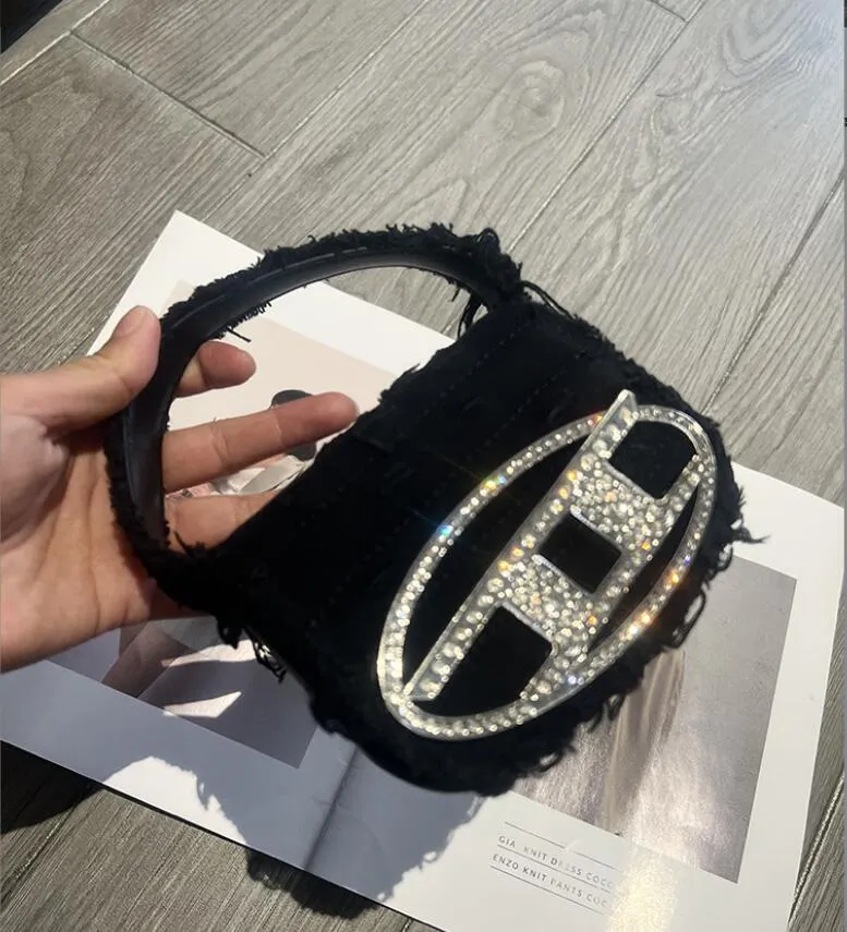 luxury designer womens spring 2023 new style small popular personality cool women fashion saddle bag single shoulder crossbody handheld womens bag