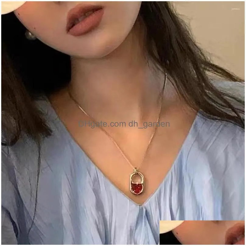 pendant necklaces londany necklace peach heart design sense niche designer love collarbone sweater chain