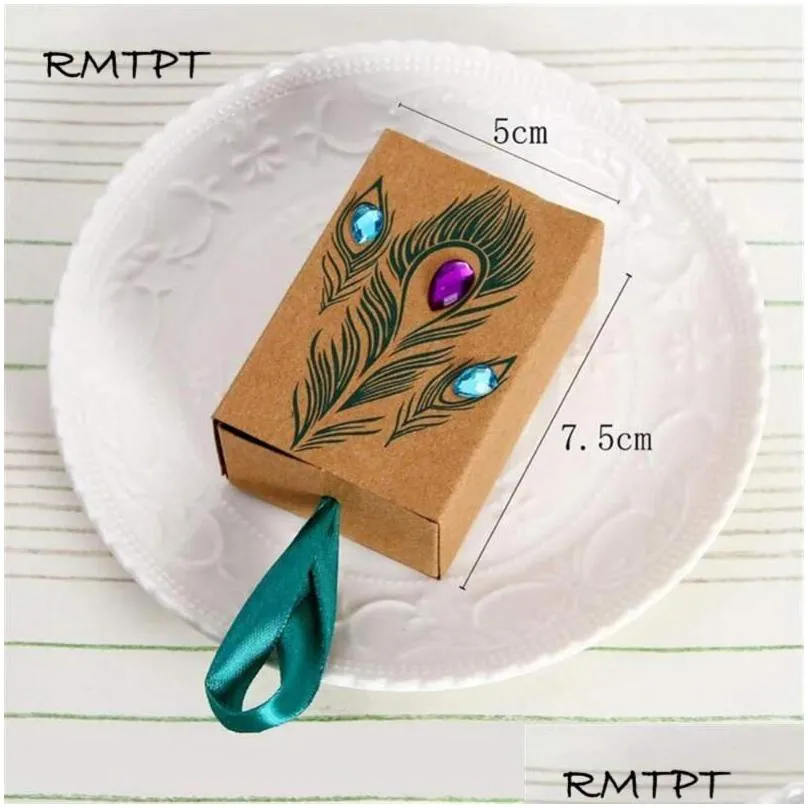 rmtpt 50pcs/l peacock feather candy boxes drawer design wedding favors faux rhinestone kraft paper gift boxes 7.5x5x3cm1