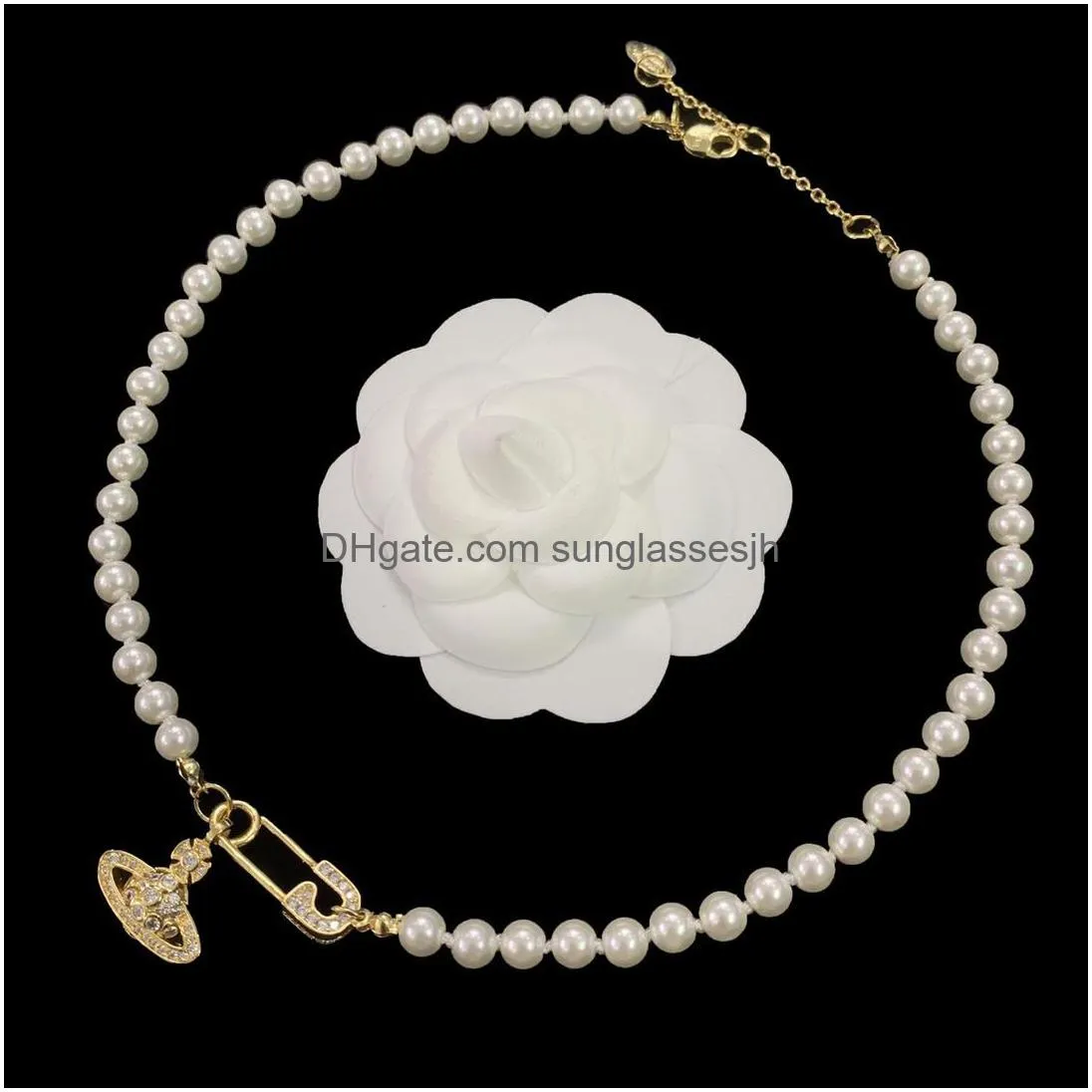 ladies niche retro paper clip saturn pin pearl choker necklace western queen threedimensional full diamond planet pendant bracelet earrings designer jewelry