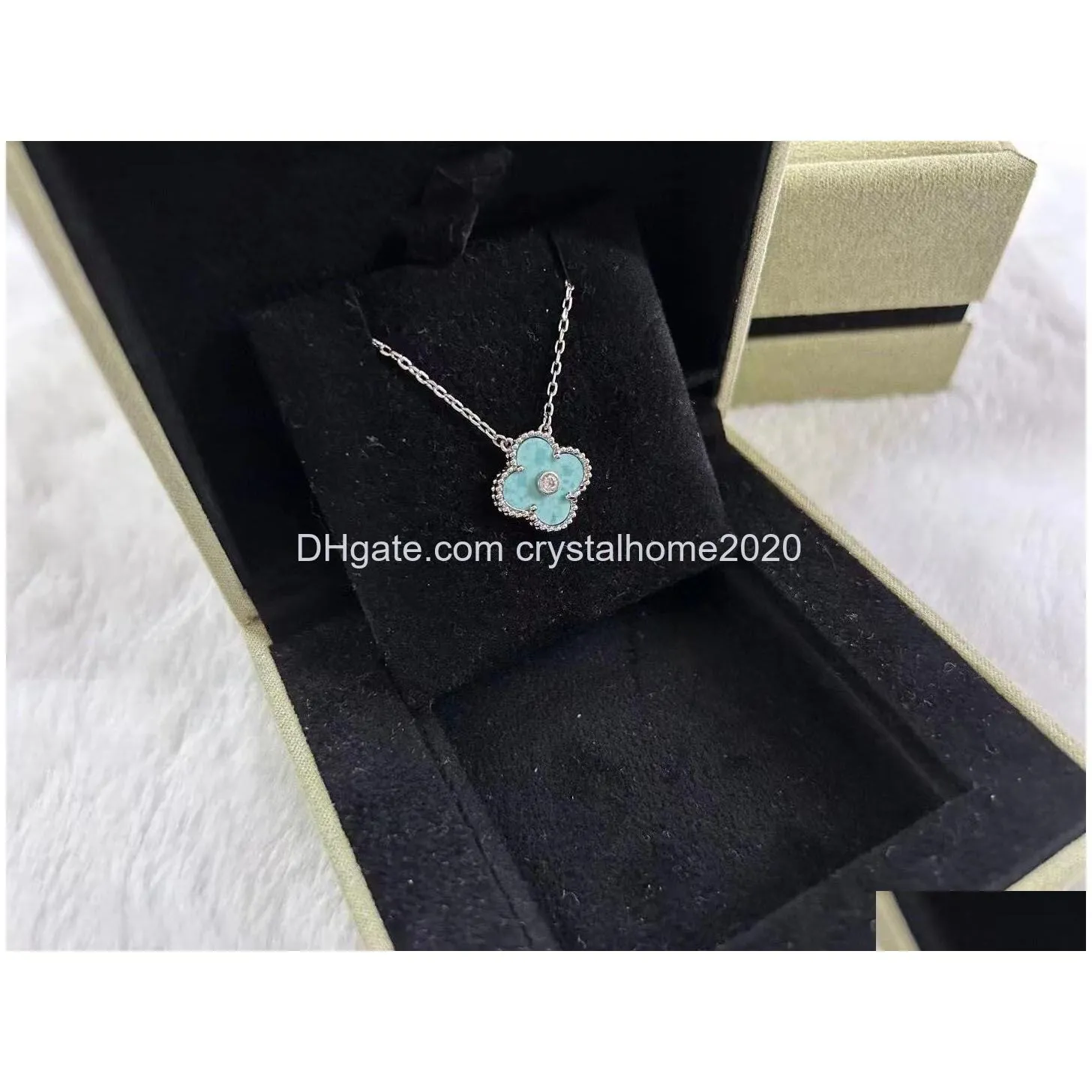 luxury van brand designer pendant necklaces 2022 christmas limited edition 18k gold cross chain blue clover 15mm 4 leaf flower choker necklace nice