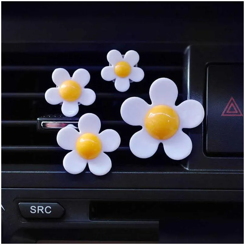 4 pcs car outlet vent perfume clip small daisy air conditioning aromatherapy clip car interior decoration supplies air freshener