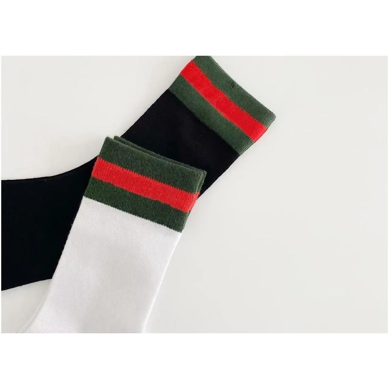 luxury designer cotton socks for men women red green letter embroidery black white breathable middle tube sock 2pairs/lot
