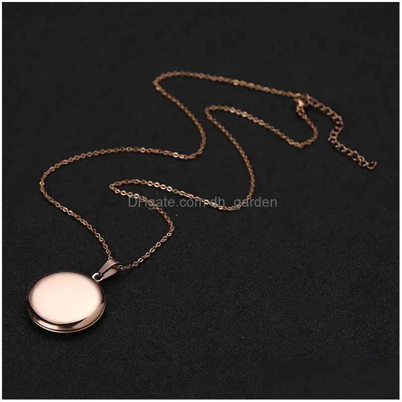 2020 locket pendant necklace for women circle coin stainless steel necklace in gold silver lady charm inside photo can open jewelry