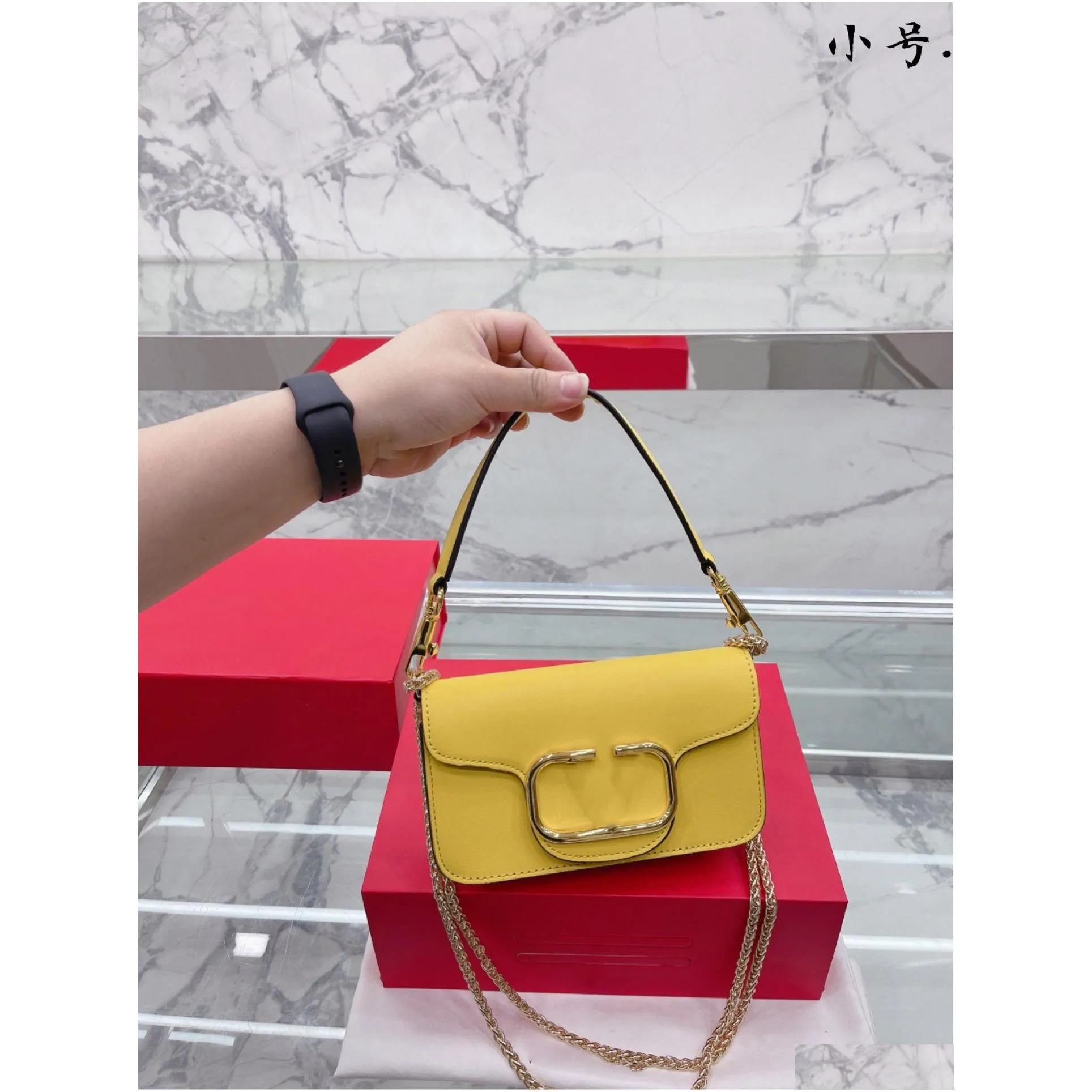 designers shoulder bag luxurious tote purse handbag message bags cluth top quality brand classic genuine leather crossbody 28cm vlogo signature gold chain