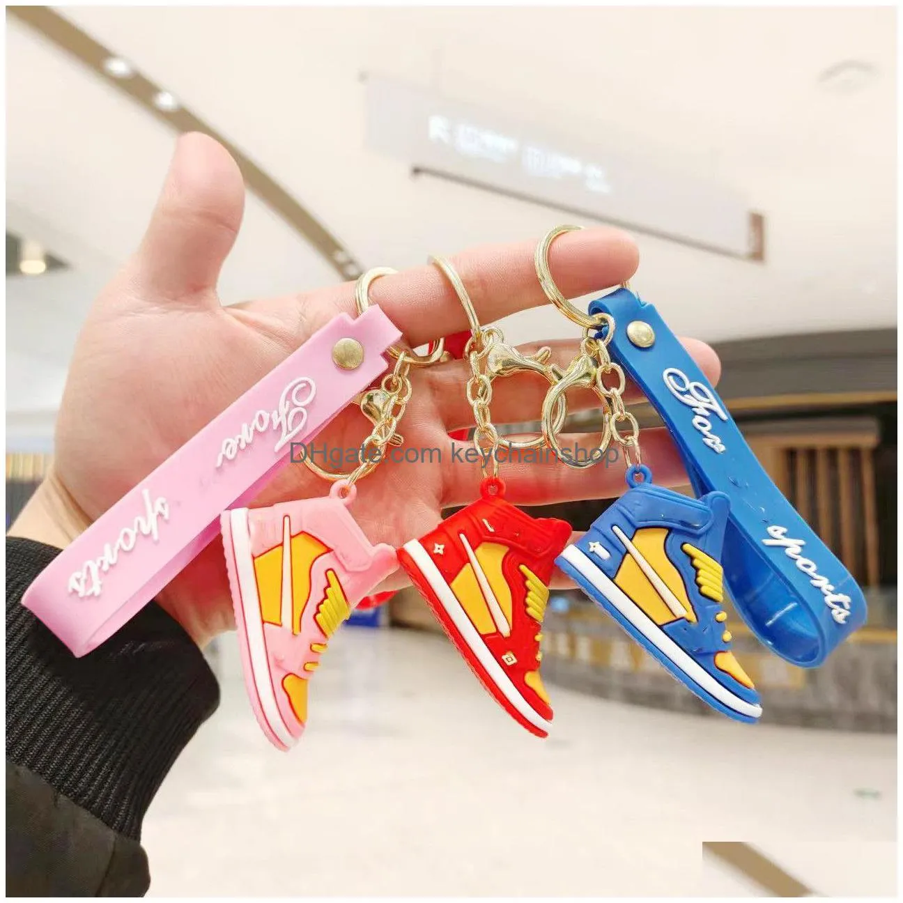 5 styles designer sneaker keychain party gift mini stereoscopic shoe pendant bag shoe key ring accessory