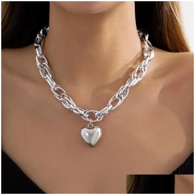 pendant necklaces hip hop thick cross chain with heart necklace for women chunky short choker collar 2023 fashion jewelry on