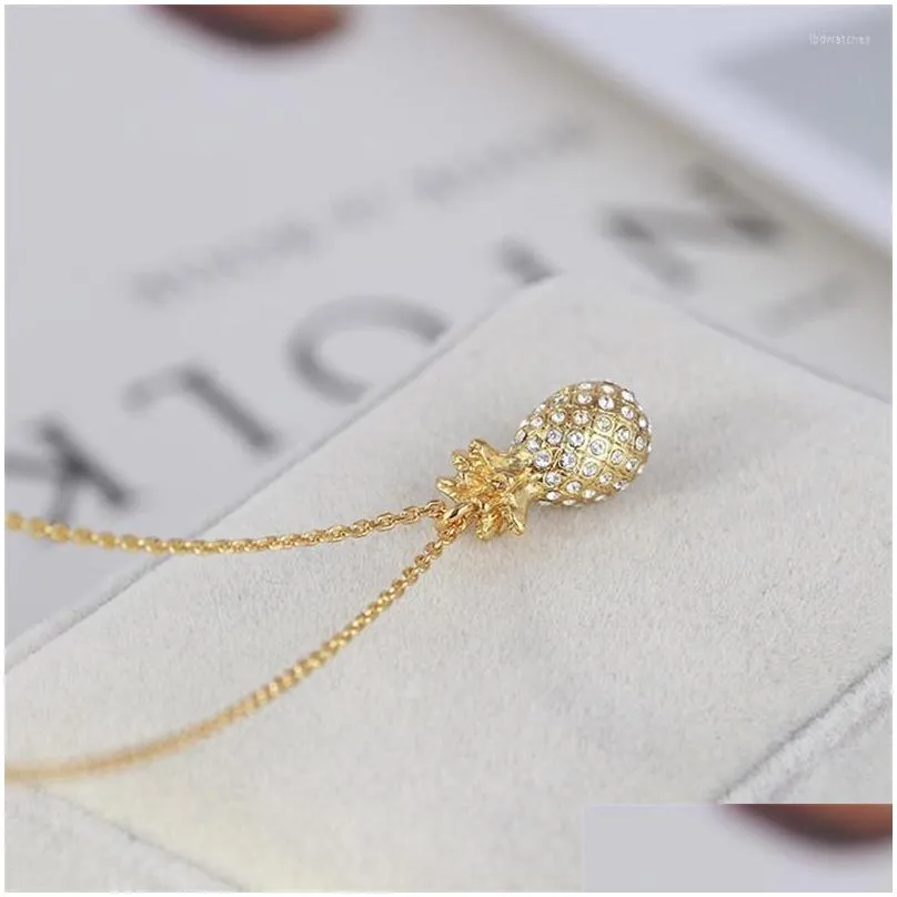 pendant necklaces european and american jewelry wholesale fashion golden pineapple texture full zircon clavicle chain female necklace