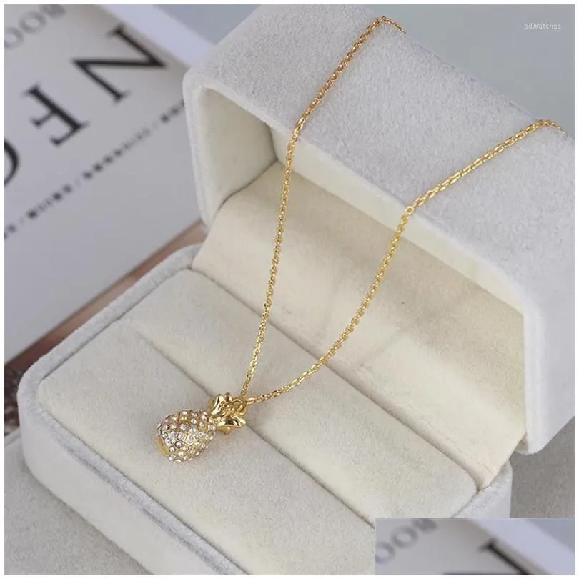 pendant necklaces european and american jewelry wholesale fashion golden pineapple texture full zircon clavicle chain female necklace