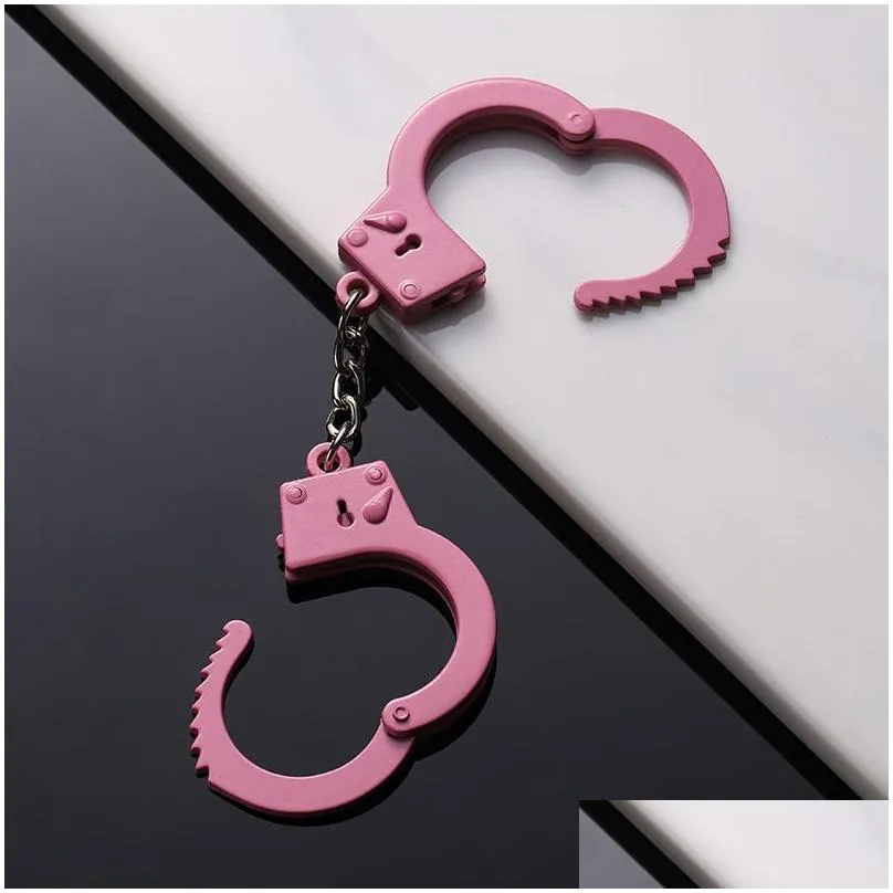 creative simulation handcuffs keychain metal keychain bag pendant keyring