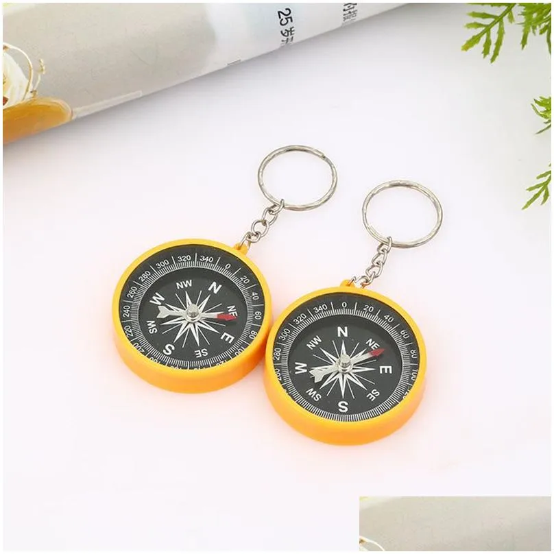 camping plastic compass party favor hiking navigation premium outdoor sports hiking pointer pointing guider keychain
