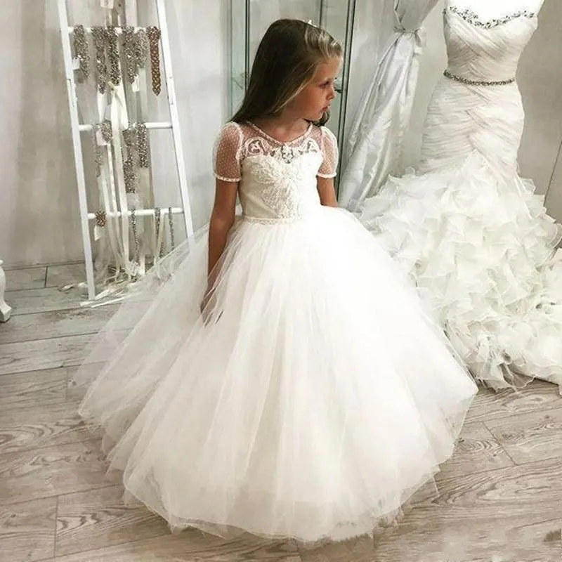 2023 White Flower Girls Dresses For Weddings Jewel Neck Short Sleeves Lace Appliques Beads Long Floor Length Birthday Children Girl Pageant Gowns Button Back