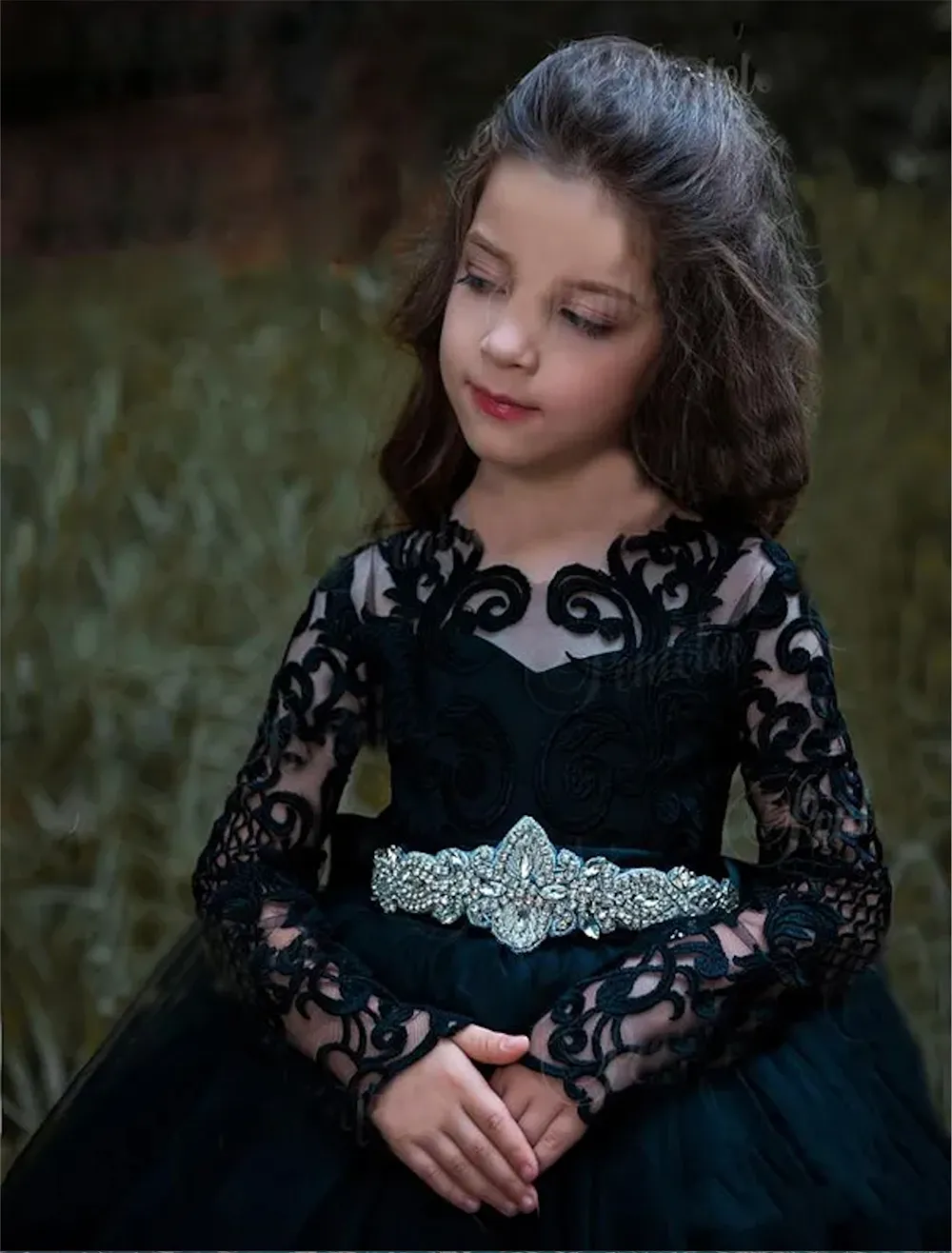 Black Long Sleeve Flower Girl Dresses Vintage Jewel Lace Appliqued Ball Gown Pageant Dress Crystal Beade Little Baby Communion