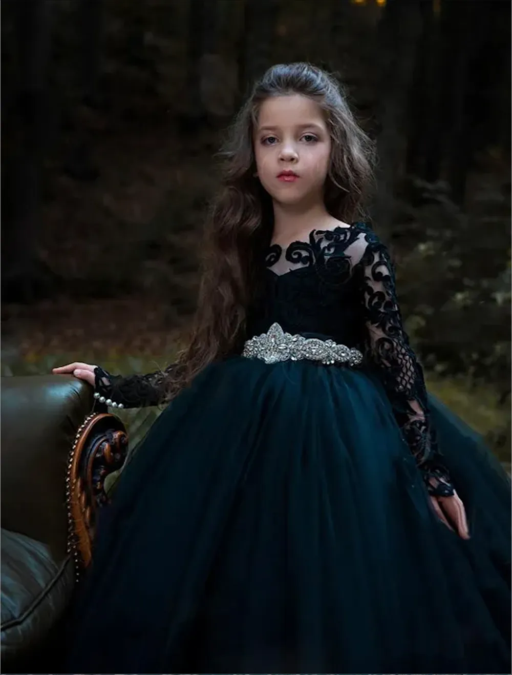 Black Long Sleeve Flower Girl Dresses Vintage Jewel Lace Appliqued Ball Gown Pageant Dress Crystal Beade Little Baby Communion