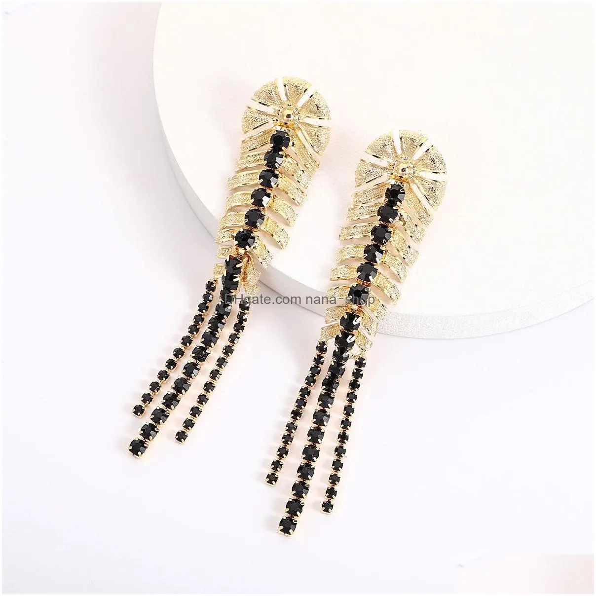 vintage golden long leaf tassel dangle earrings for woman bohemian bright feather shaped metal earrings fashion jewelry