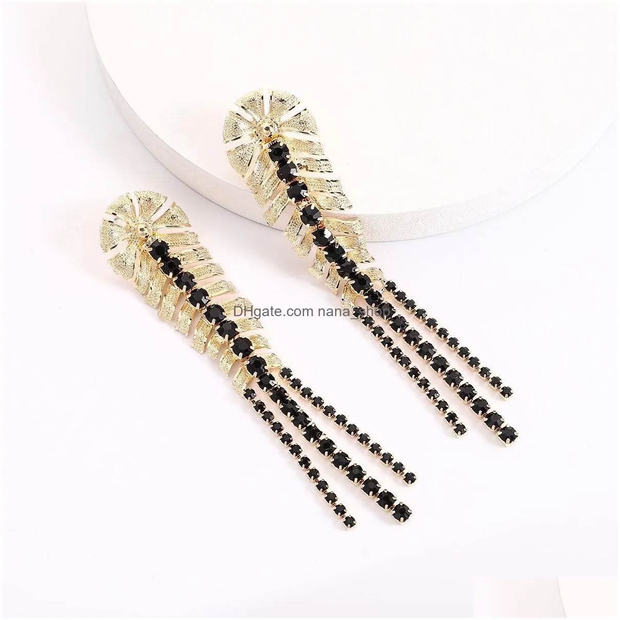vintage golden long leaf tassel dangle earrings for woman bohemian bright feather shaped metal earrings fashion jewelry