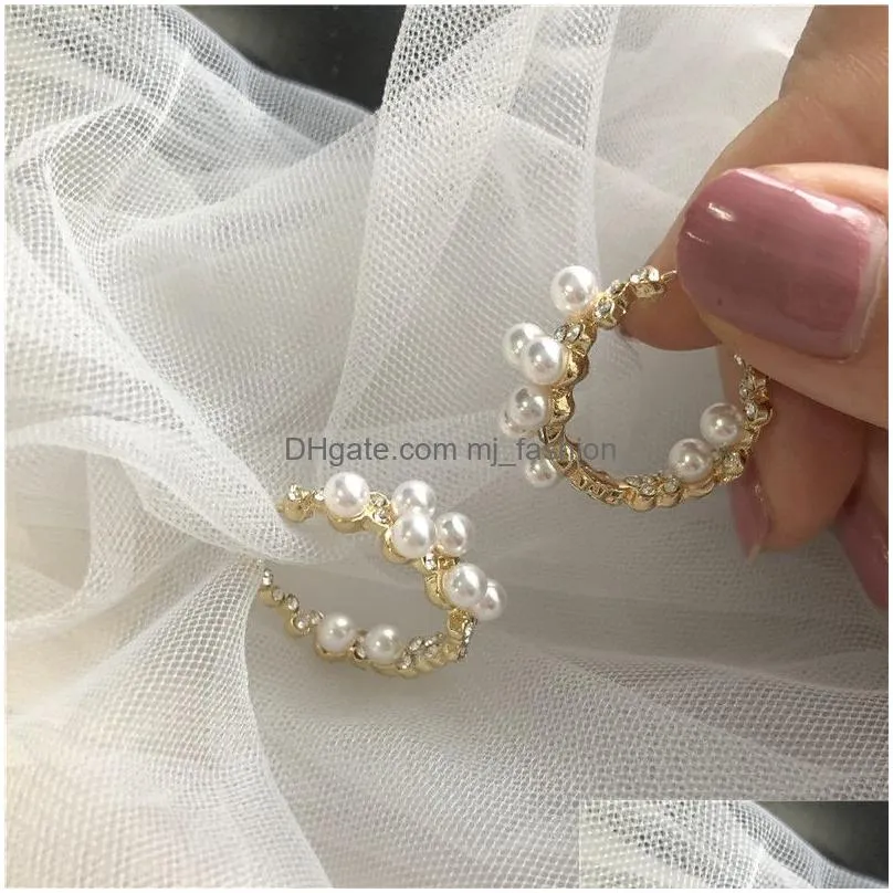 2019 new cshaped pearl earrings semicircular ear with hypoallergenic silver needle vintage geometric metal for women wholesale