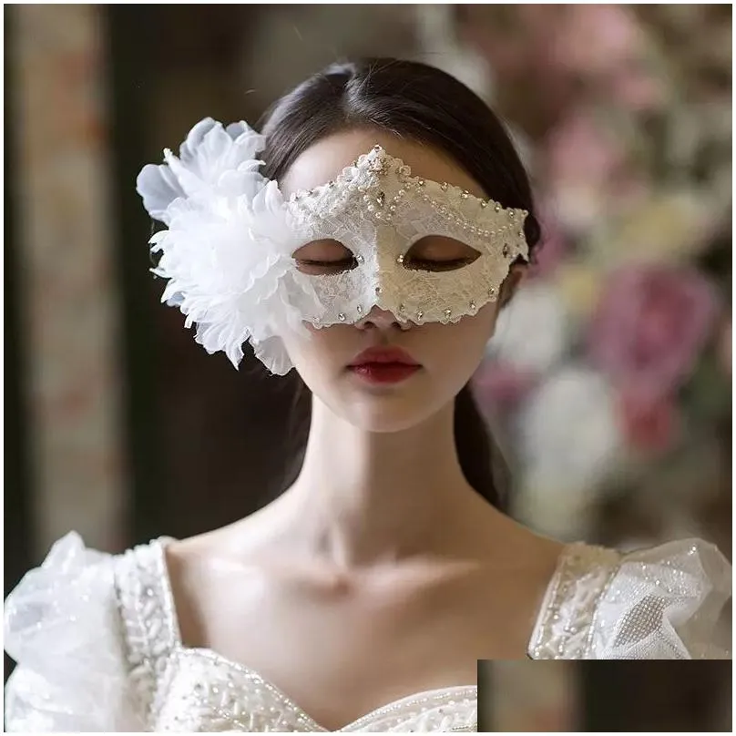 mj0017 masked ball white feather lace mask princess eye half face mask party party party y goddess rhinestone tassel mask