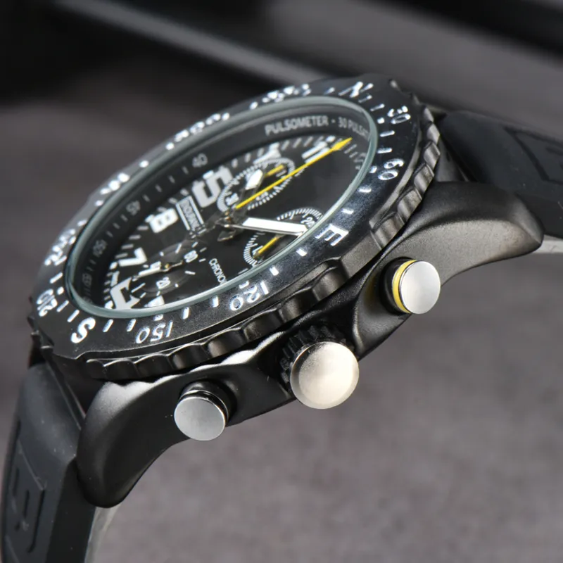 Luxury Mens Watch Quartz Endurance Pro Avenger Chronograph 44mm Watches Multiple Colors Rubber Men Watches Glass Wristwatches