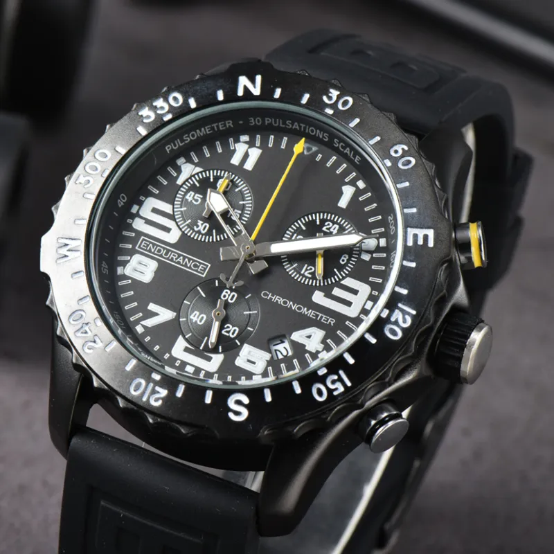 Luxury Mens Watch Quartz Endurance Pro Avenger Chronograph 44mm Watches Multiple Colors Rubber Men Watches Glass Wristwatches