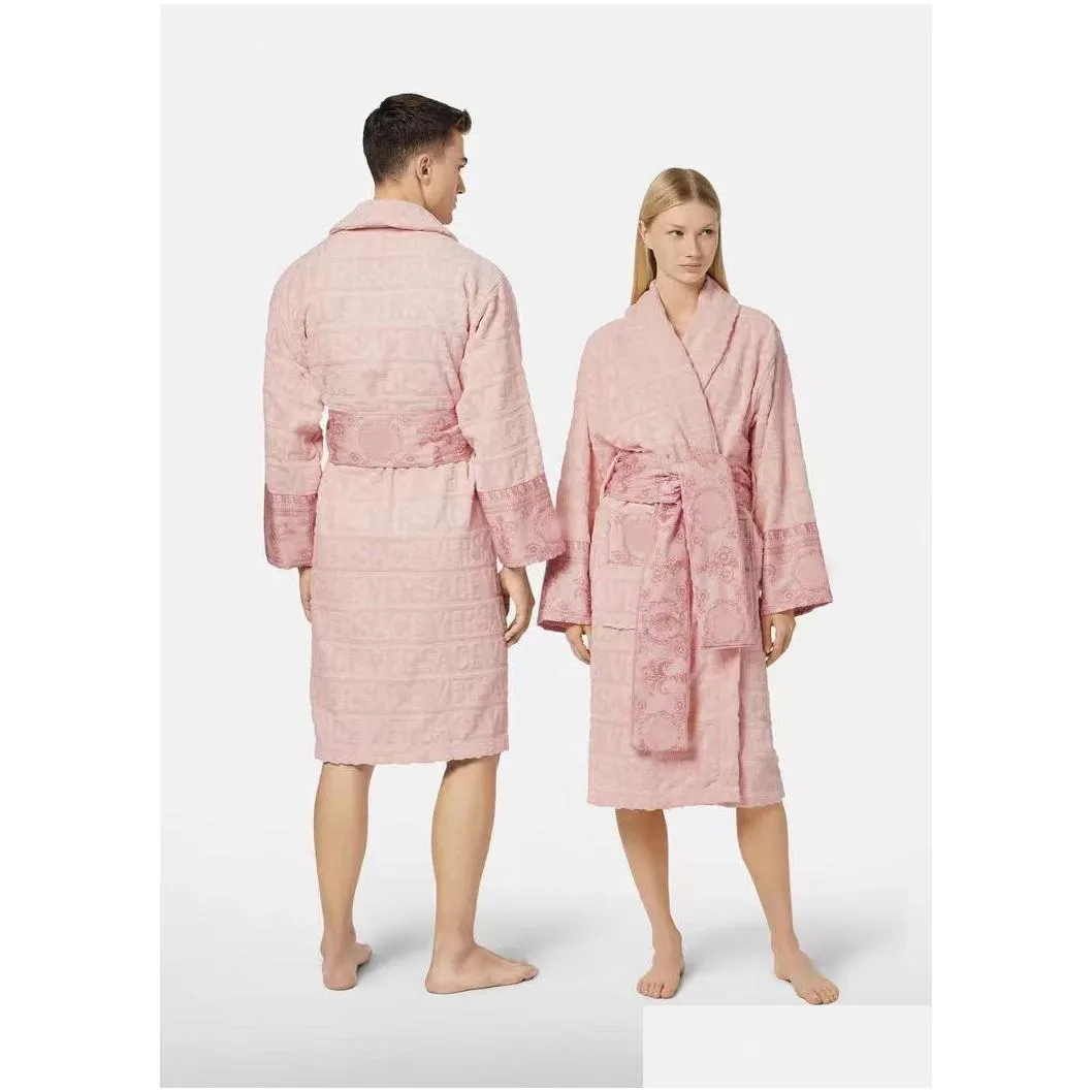 Others Apparel Classic texture printed designer bathrobe Baroque nightgown Men and women Couple printed sleeve Wrapped belt Home Unisex breathable warm