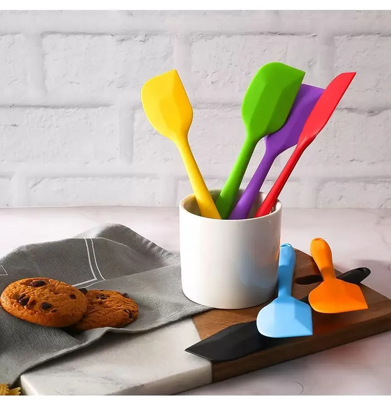 Baking Cooking BPA Free 8 inch Silicone Spatulas Rubber Spatula Heat Resistant Seamless One Piece Design Non-Stick Flexible Scrapers Baking Mixing Kitchen Tools