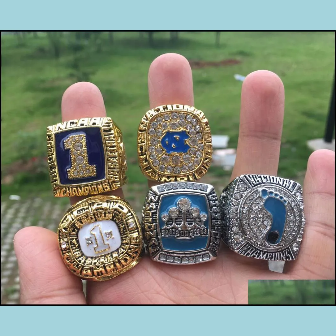 Cluster Rings 5Pcs 1982 1993 2005 2009 North Carolina Tar Heels Championship Ring With Wooden Display Box Men Fan Gift Whole Drop 305B Dhqfh