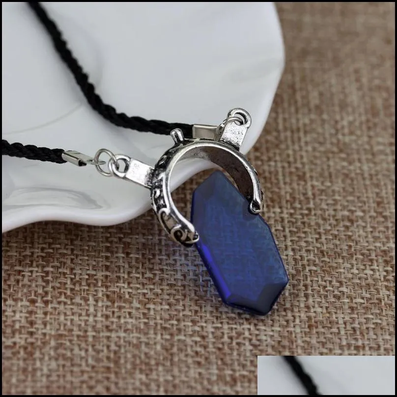 Pendant Necklaces Devil May Cry 5 Necklace Dante Vergil Red Blue Crystal Movie Jewelry Drop Delivery Jewelry Necklaces Pendants Dhtbg
