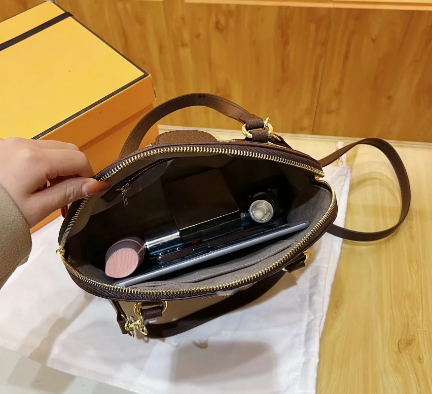 New Shell Baojia Retro Fashion Handbag Shoulder Messenger Bag Foreign Trade Direct Sales Wholesale