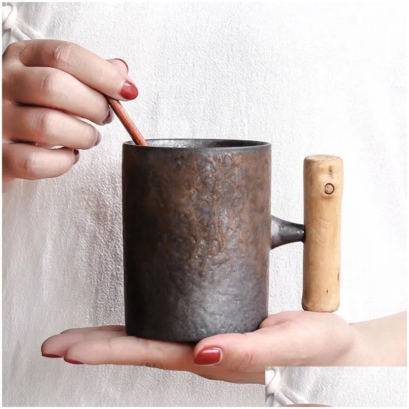 Japanese style Vintage Ceramic Coffee Mug tea Cup Tumbler Rust Glaze Office Tea Milk Beer Mug with spoon Wood Handle Water Cup 210409