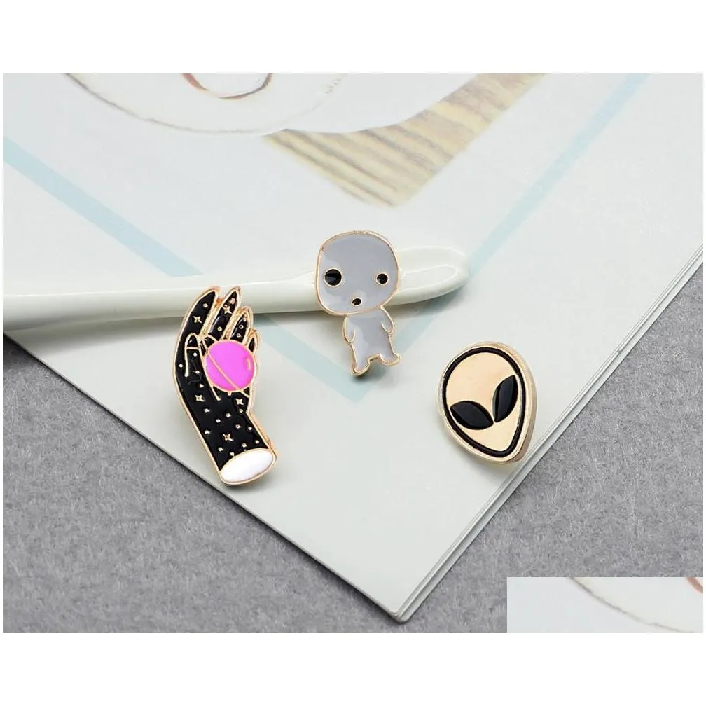 Pins Brooches High Quality Hand-held Alien Fashion Brooch Spaceship Badge Jewelry I WANT TO BELIEVE Good Friend Gift WholesalePins