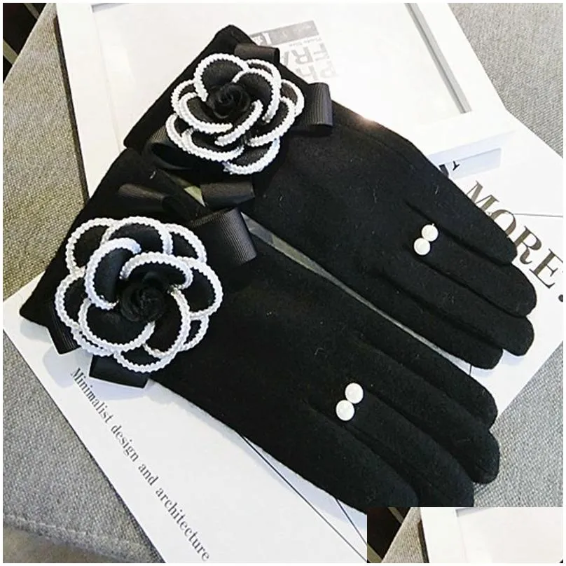 Wholesale- lovs Winter Women Gloves For Touch Screen Cashmere Mittens Female Big Flower Warm Wool Gloves Women Driving Gloves