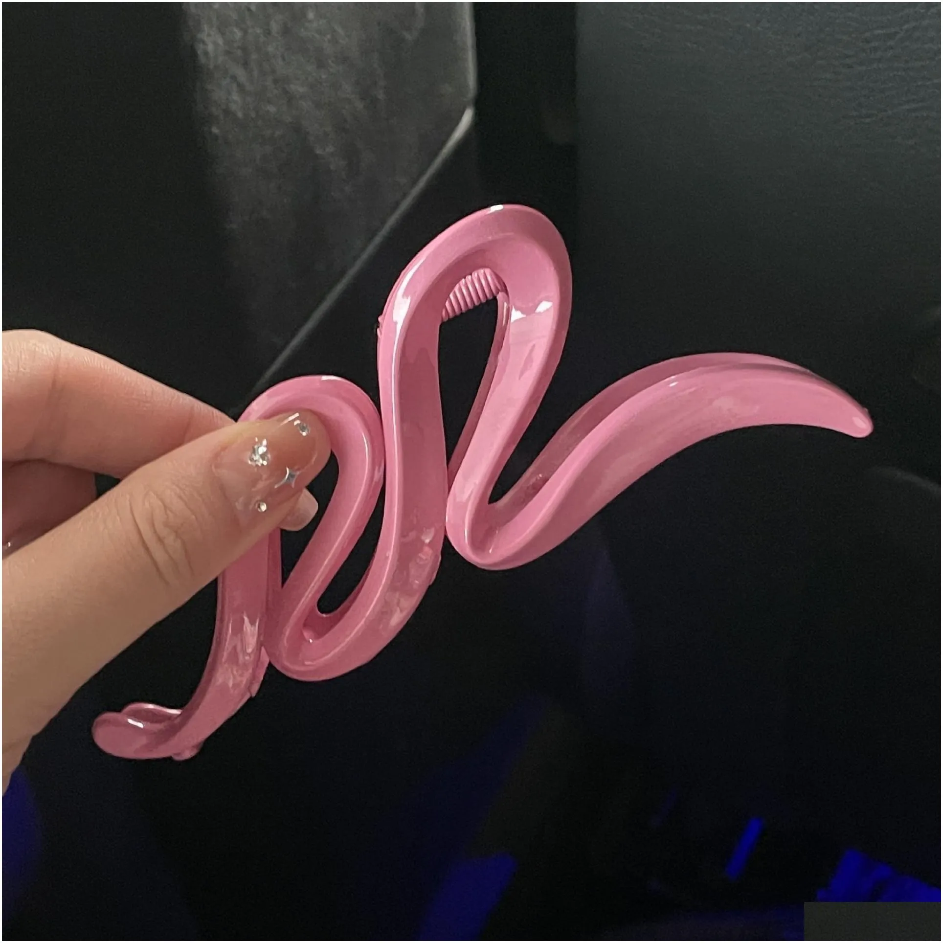 Dopamine Personalized Hair Scratch Large Net Red Hair Clip Female Back Head Spoon Pan Hair Simple and Advanced Shark Clip Headwear