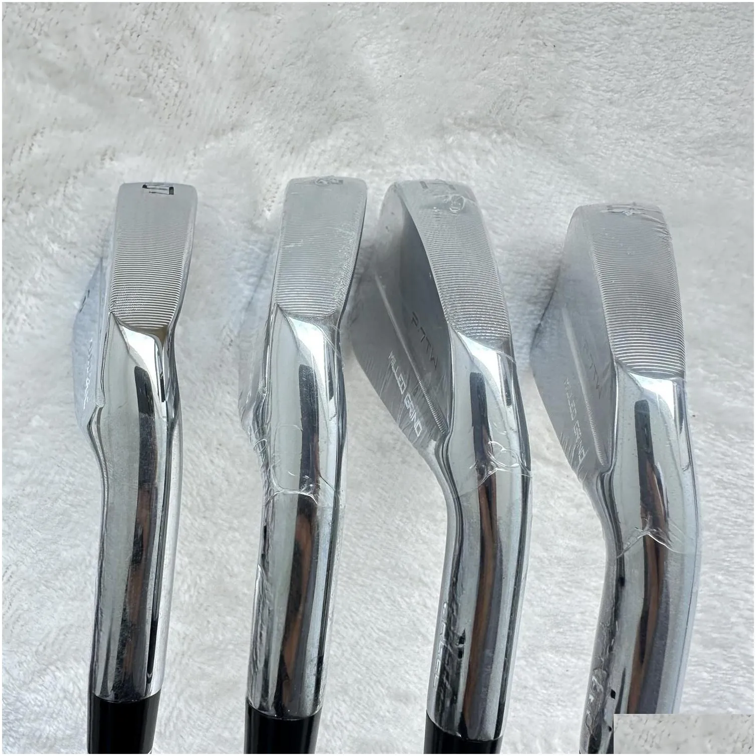 Men`s Golf Iron Golf Club Irons Set Forged Golf Clubs 3456789P Regular/Stiff Steel/Graphite Shafts Headcovers