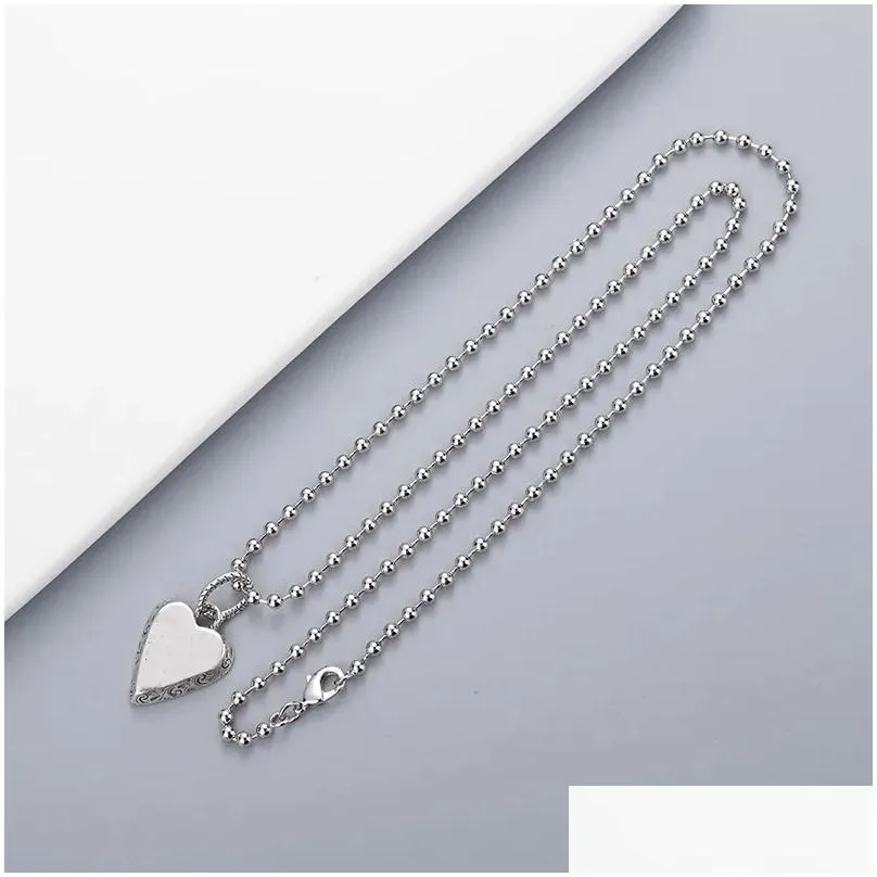 Vintage Heart Pendant Necklace High Quality Sier Plated Necklace Pattern for Couple Necklace Fashion Jewelry Supply