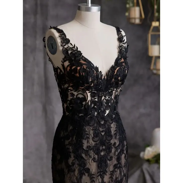 Black Spaghetti Strap Prom Dresses Sleeveless Appliques Lace Backless Bridal Gowns Gowns Long Robe De Soiree Custom Made