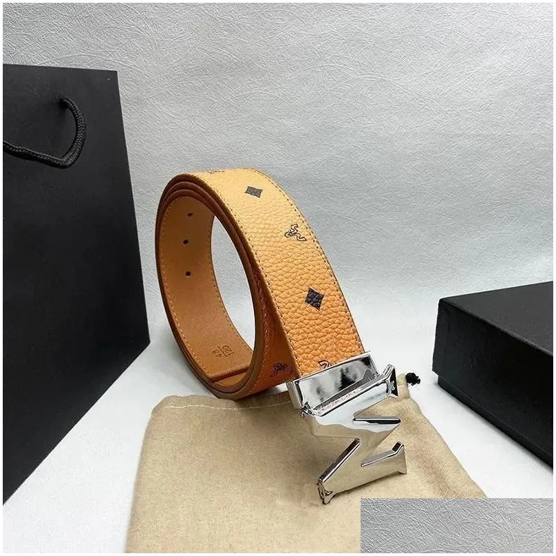 2023 luxury Belt designer belt for women designer metallic business style woman belts M letter Fashion Leisure versatile material leather double sided