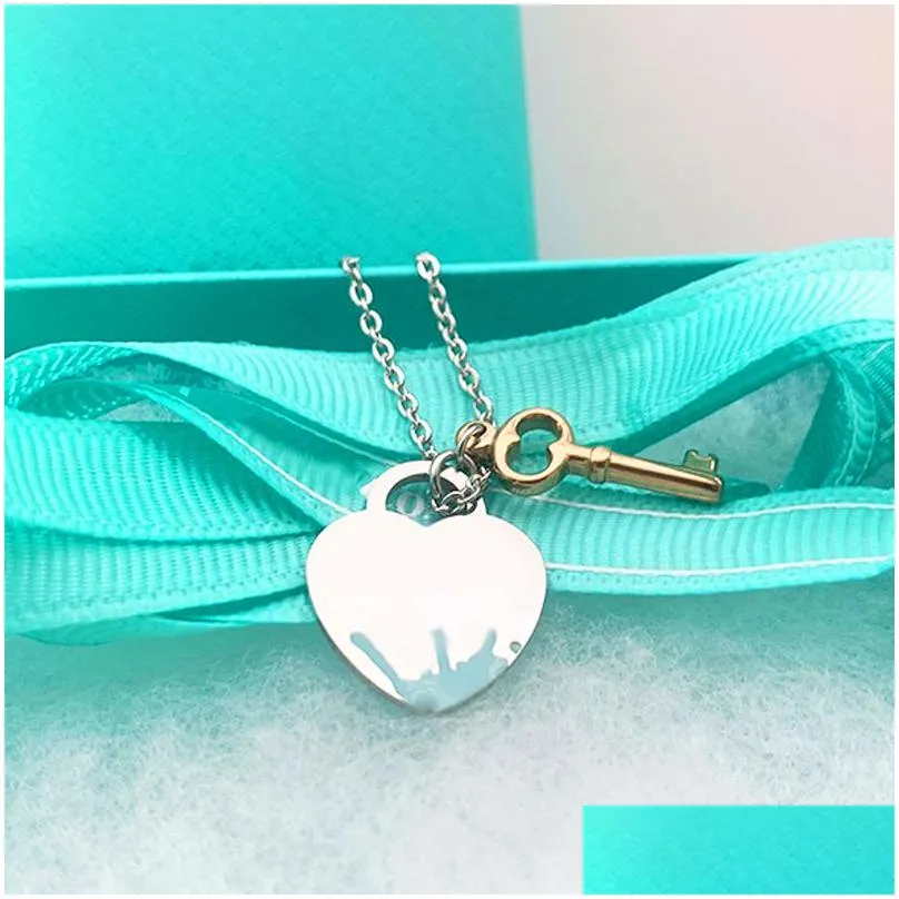 Pendant Necklaces Key Heart Necklace Female Stainless Steel Couple Big Blue Pink Green Pendant Jewelry For Neck Gift Girlfriend Access Dh0Xt