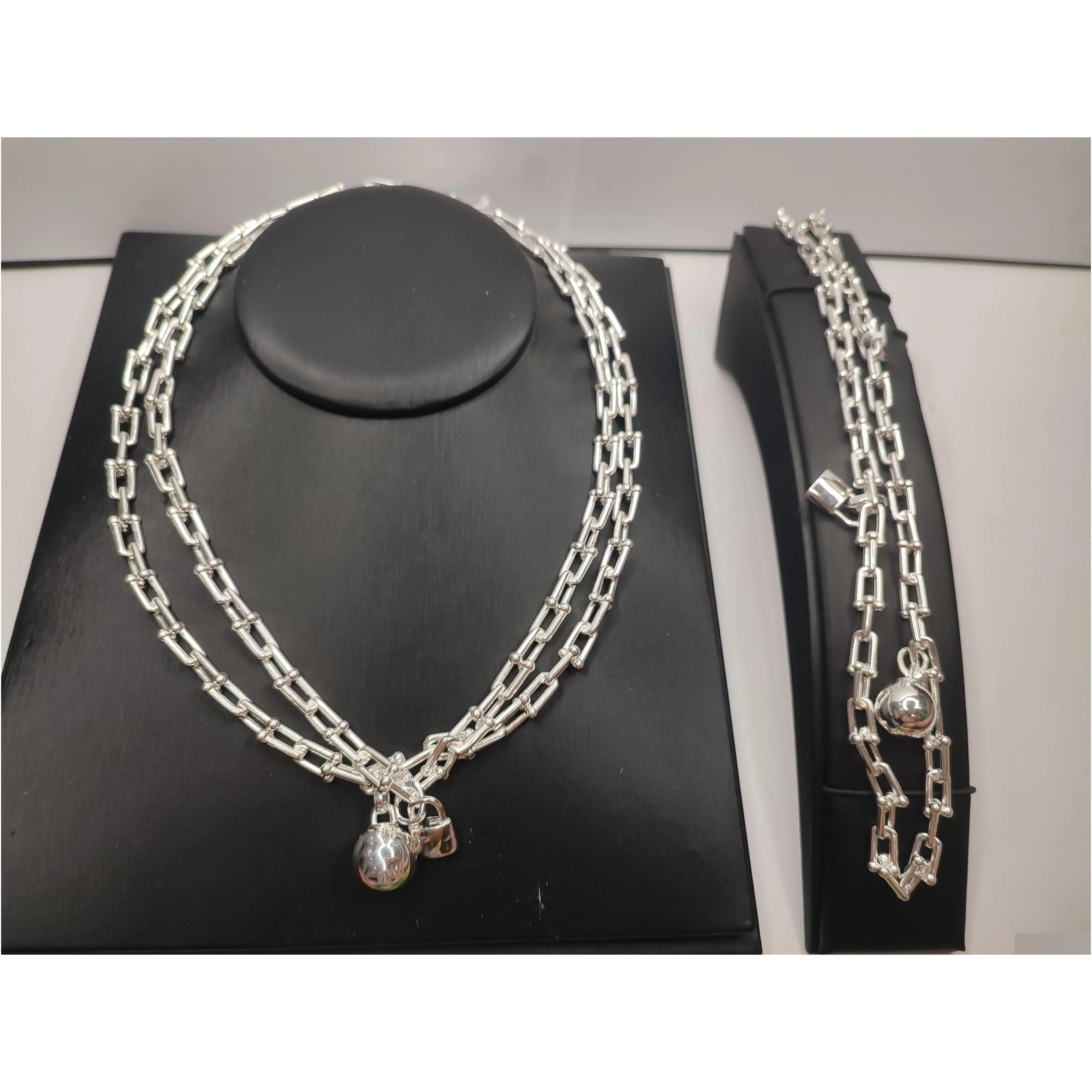 Pendant Necklaces 18K Gold Sier Bracelet Necklace Ball Lock Horseshoe Hardware Ring Fashion Jewelry Designer Chain For Women Men Coupl Dhdon